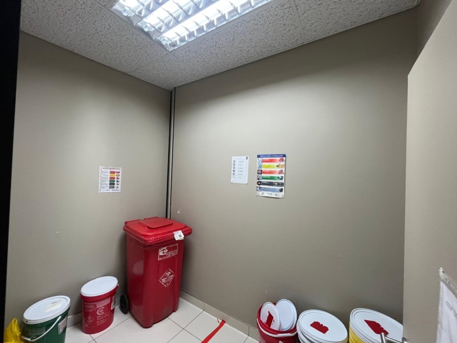 To Let commercial Property for Rent in Beacon Bay North Eastern Cape